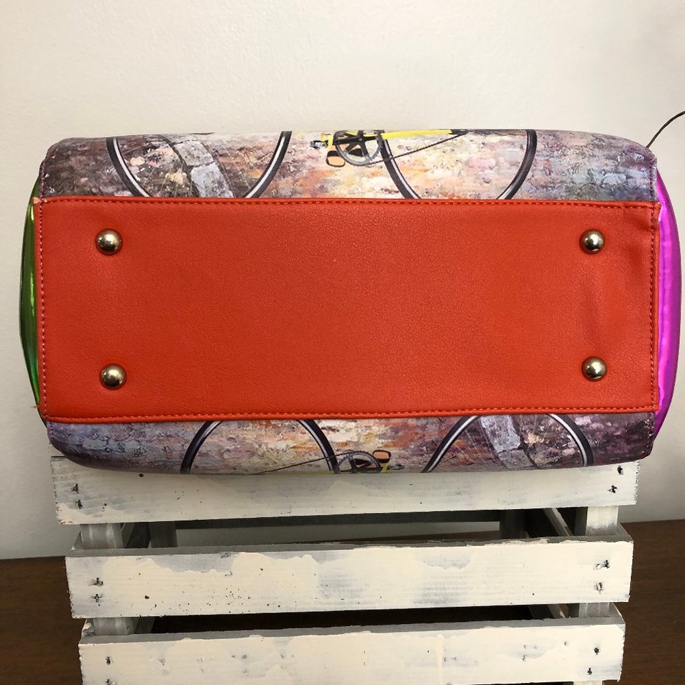 Unique Statement "Style" Handbag - Picture 5 of 9
